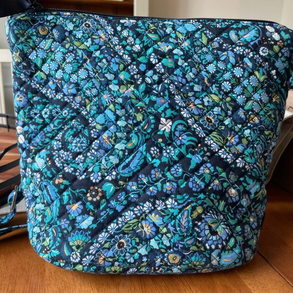 Vera Bradley Dreamer Paisley bucket bag - Picture 3 of 6